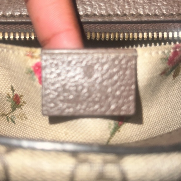 GUCCI CROSSBODY - Picture 11 of 17